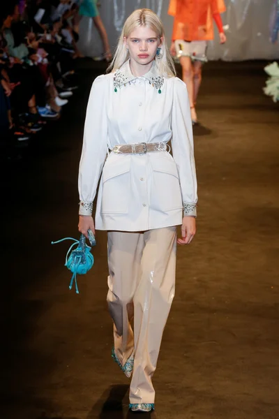 Look 38